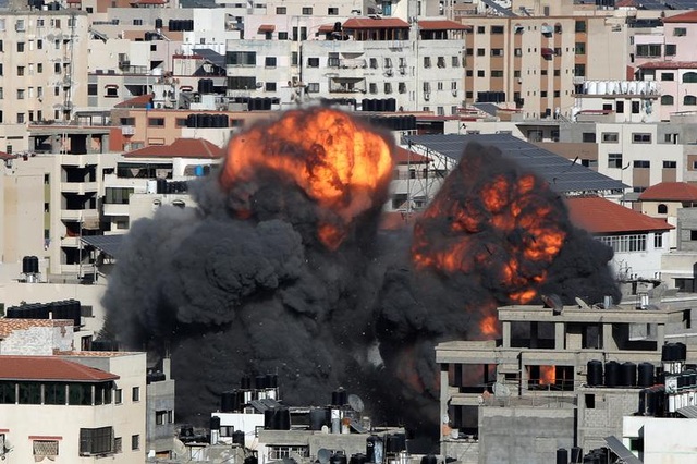 Cảnh sống khốn khổ trong mưa bom bão đạn ở chảo lửa Gaza - 1 Cảnh sống khốn khổ trong mưa bom bão đạn ở chảo lửa Gaza - 1