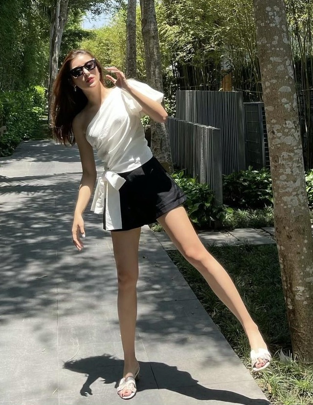 Bà mẹ 3 con Hồ Ngọc Hà khoe bụng phẳng lì hút mắt - 6 Bà mẹ 3 con Hồ Ngọc Hà khoe bụng phẳng lì hút mắt - 6