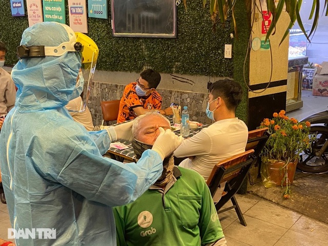 TPHCM: Rút giấy phép, xử phạt gần 1 tỷ đồng những cơ sở ngó lơ dịch Covid - 6 TPHCM: Rút giấy phép, xử phạt gần 1 tỷ đồng những cơ sở ngó lơ dịch Covid - 6