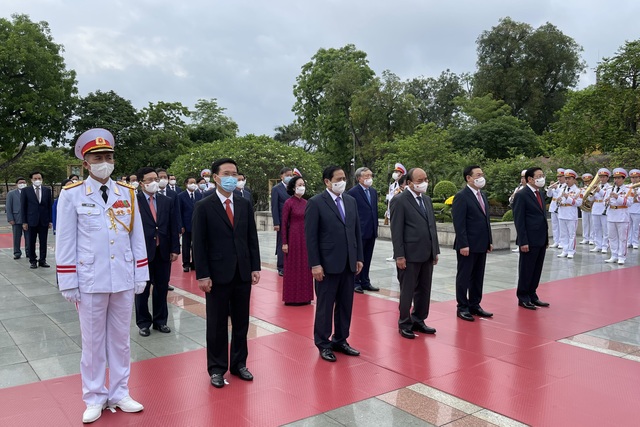 Đoàn lãnh đạo Đảng, Nhà nước vào Lăng viếng Chủ tịch Hồ Chí Minh - 5