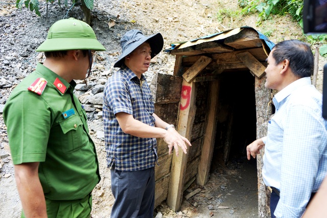 Bộ Quốc phòng cho phép dùng thuốc nổ đánh sập các hầm vàng trái phép - 1