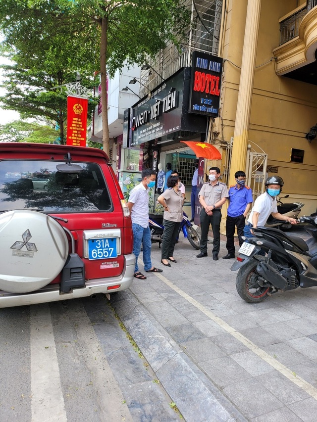 Hà Nội: Hủy bỏ các hợp đồng mua bán, sổ đỏ đã cấp cho 14 biệt thự - 2 Hà Nội: Hủy bỏ các hợp đồng mua bán, sổ đỏ đã cấp cho 14 biệt thự - 2