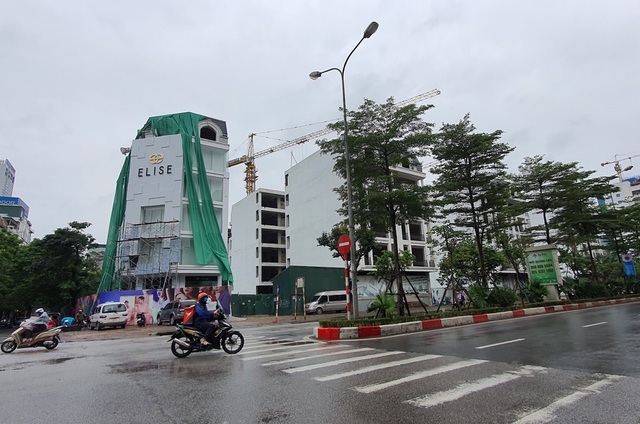 Hà Nội: Hủy bỏ các hợp đồng mua bán, sổ đỏ đã cấp cho 14 biệt thự - 1 Hà Nội: Hủy bỏ các hợp đồng mua bán, sổ đỏ đã cấp cho 14 biệt thự - 1