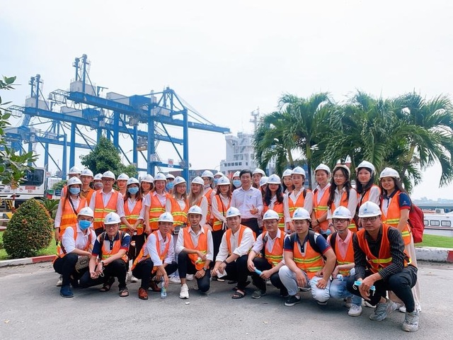 Nhóm ngành kinh doanh, quản lý vẫn hút mạnh trong năm 2021 - 4 Nhóm ngành kinh doanh, quản lý vẫn hút mạnh trong năm 2021 - 4