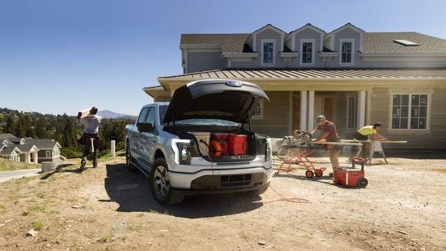 Ford F-150 Lightning trình làng, chạy được hơn 480 km sau mỗi lần sạc điện - 10