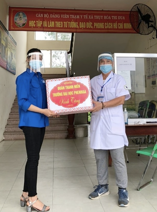 Sinh viên vừa học online vừa làm tấm chắn giọt bắn gửi tuyến đầu chống dịch - 4
