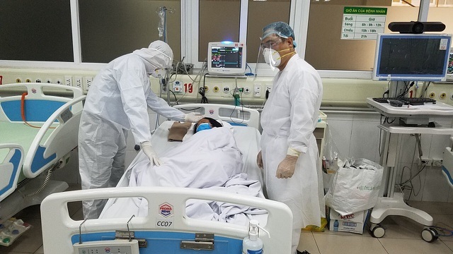 Bác sĩ Nguyễn Trung Cấp: Mắc Covid-19, người trẻ cũng có nguy cơ tử vong - 2