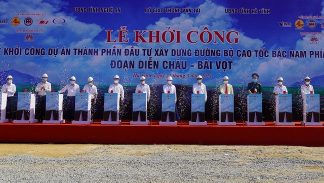 Khởi công dự án cao tốc có vốn đầu tư khủng nhất tuyến Bắc - Nam - 2 Khởi công dự án cao tốc có vốn đầu tư khủng nhất tuyến Bắc - Nam - 2