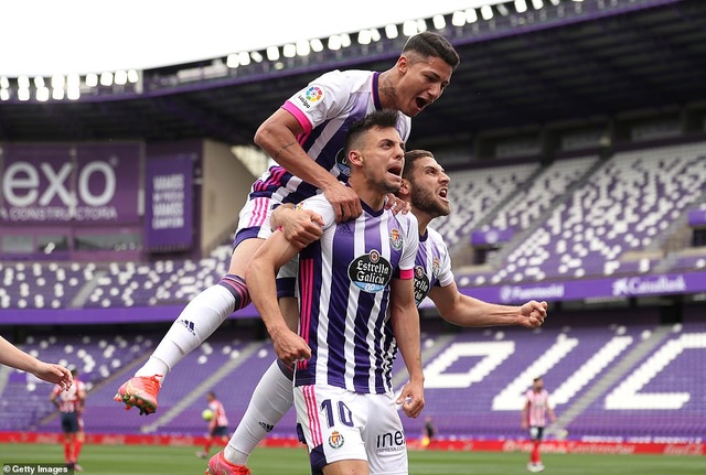 Atletico lên ngôi vô địch La Liga, Real Madrid cay đắng về nhì - 2 Atletico lên ngôi vô địch La Liga, Real Madrid cay đắng về nhì - 2
