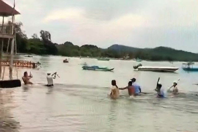 Bắt khẩn cấp 6 bảo vệ đánh gãy tay 2 người dân tắm biển ở Phú Quốc - 1
