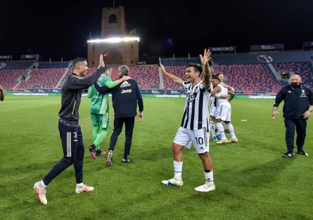 C.Ronaldo bất ngờ dự bị trong ngày Juventus giành vé dự Champions League - 5