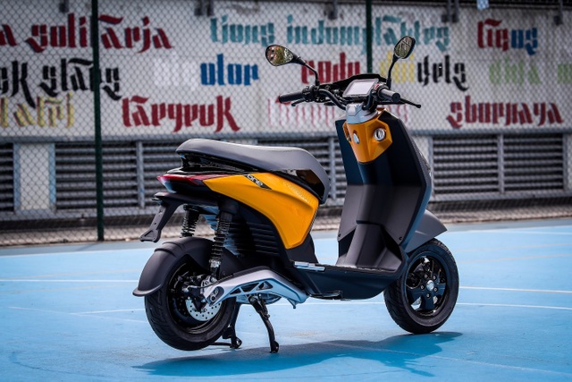 Hé lộ hình ảnh xe máy điện Piaggio One - 2 Hé lộ hình ảnh xe máy điện Piaggio One - 2