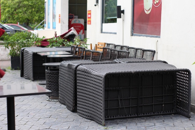 Quán cà phê đặt biển chỉ bán mang về, đóng cửa phòng dịch Covid-19 - 6 Quán cà phê đặt biển chỉ bán mang về, đóng cửa phòng dịch Covid-19 - 6