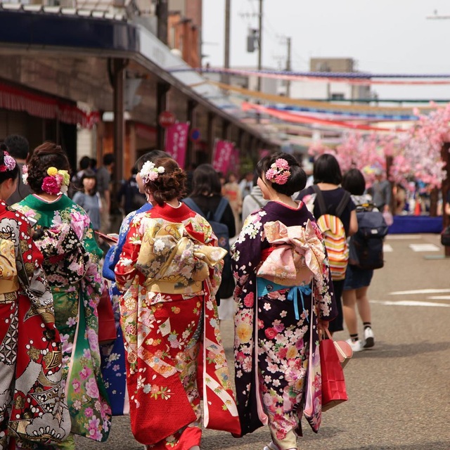 Về thủ phủ ngành dệt truyền thống hòa mình vào lễ hội kimono đầy màu sắc - 2 Về thủ phủ ngành dệt truyền thống hòa mình vào lễ hội kimono đầy màu sắc - 2
