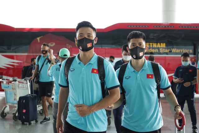 Đội tuyển Việt Nam lên đường sang UAE dự vòng loại World Cup - 4 Đội tuyển Việt Nam lên đường sang UAE dự vòng loại World Cup - 4