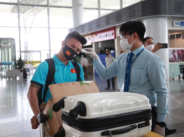 Đội tuyển Việt Nam lên đường sang UAE dự vòng loại World Cup - 8 Đội tuyển Việt Nam lên đường sang UAE dự vòng loại World Cup - 8