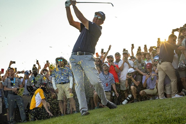 Ban tổ chức PGA Championship 2021 nhận lỗi vì sự cố hỗn loạn do khán giả - 1 Ban tổ chức PGA Championship 2021 nhận lỗi vì sự cố hỗn loạn do khán giả - 1