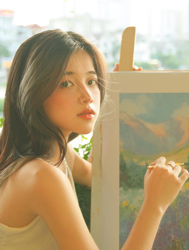Hot girl trường chuyên gợi cảm hơn bội phần sau khi vào đại học - 1 Hot girl trường chuyên gợi cảm hơn bội phần sau khi vào đại học - 1