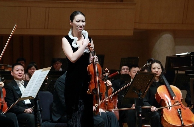 Nữ nghệ sĩ violin trẻ tài năng của Trung Quốc nhảy lầu tự vẫn - 2 Nữ nghệ sĩ violin trẻ tài năng của Trung Quốc nhảy lầu tự vẫn - 2