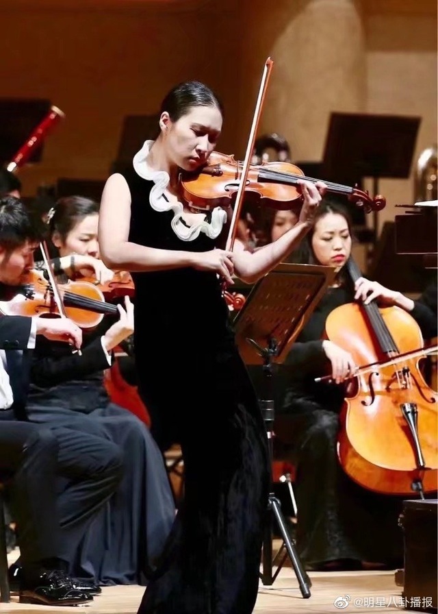 Nữ nghệ sĩ violin trẻ tài năng của Trung Quốc nhảy lầu tự vẫn - 1 Nữ nghệ sĩ violin trẻ tài năng của Trung Quốc nhảy lầu tự vẫn - 1