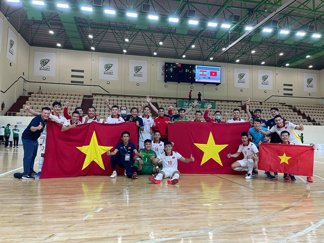 Vào World Cup, đội tuyển futsal Việt Nam nhận thưởng nóng 1 tỷ đồng - 1 Vào World Cup, đội tuyển futsal Việt Nam nhận thưởng nóng 1 tỷ đồng - 1