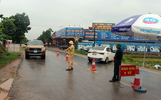 Thái Nguyên siết chặt người ra vào tỉnh, xử nghiêm doanh nghiệp vi phạm - 4 Thái Nguyên siết chặt người ra vào tỉnh, xử nghiêm doanh nghiệp vi phạm - 4