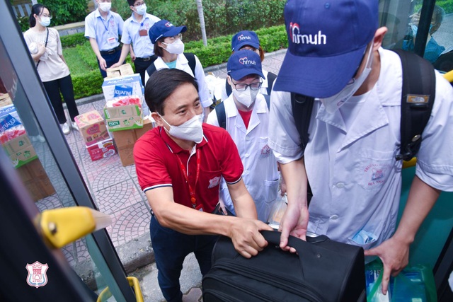 Hàng trăm sinh viên trường Y xuất quân chi viện tới Bắc Giang, Bắc Ninh - 3 Hàng trăm sinh viên trường Y xuất quân chi viện tới Bắc Giang, Bắc Ninh - 3