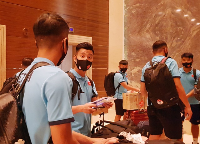 Tuyển Việt Nam án binh bất động, chờ kết quả xét nghiệm Covid-19 ở UAE - 3 Tuyển Việt Nam án binh bất động, chờ kết quả xét nghiệm Covid-19 ở UAE - 3