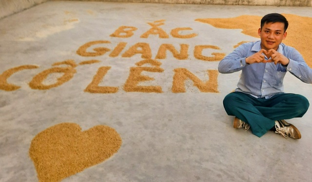 Độc đáo lời cổ vũ Bắc Giang cố lên từ... sân phơi lúa   - 2