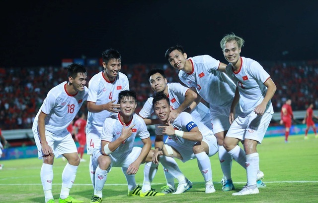 Đội tuyển Việt Nam xếp hạng 92 thế giới, bỏ xa Thái Lan 14 bậc - 1