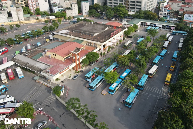 Hà Nội: Bến tàu, bến xe ế ẩm, đìu hiu vắng khách giữa mùa dịch Covid-19 - 12 Hà Nội: Bến tàu, bến xe ế ẩm, đìu hiu vắng khách giữa mùa dịch Covid-19 - 12