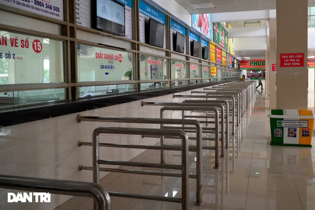 Hà Nội: Bến tàu, bến xe ế ẩm, đìu hiu vắng khách giữa mùa dịch Covid-19 - 13 Hà Nội: Bến tàu, bến xe ế ẩm, đìu hiu vắng khách giữa mùa dịch Covid-19 - 13