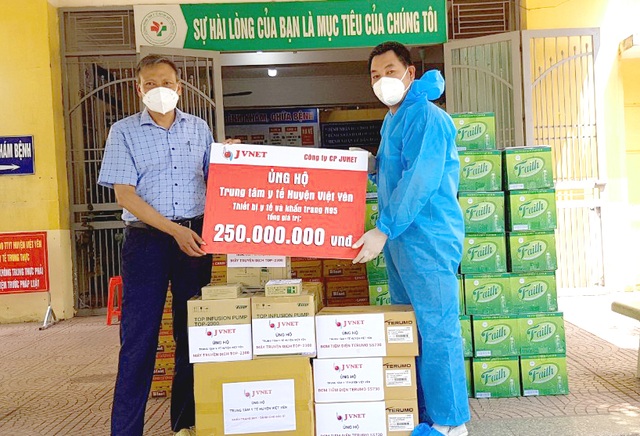 Huyện Việt Yên- Bắc Giang tiếp nhận thiết bị y tế hỗ trợ điều trị Covid-19 - 2 Huyện Việt Yên- Bắc Giang tiếp nhận thiết bị y tế hỗ trợ điều trị Covid-19 - 2