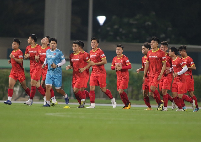 Công Phượng chơi khó, làm hại Quang Hải - 2 Công Phượng chơi khó, làm hại Quang Hải - 2