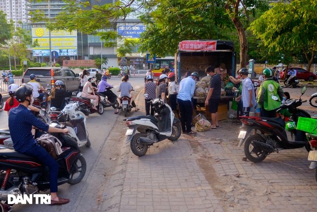 Người dân Hà Nội chung tay giải cứu hàng chục tấn nông sản Bắc Giang - 8