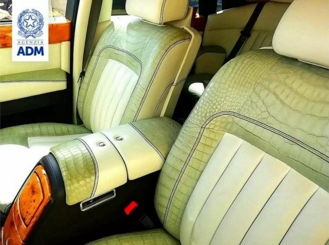 Hải quan Italia tịch thu một chiếc Rolls-Royce vì lý do bất ngờ - 2