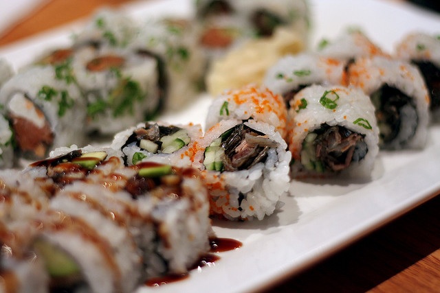 Ve sầu ngủ vùi 17 năm dưới đất… thành món sushi có một không hai - 6 Ve sầu ngủ vùi 17 năm dưới đất… thành món sushi có một không hai - 6