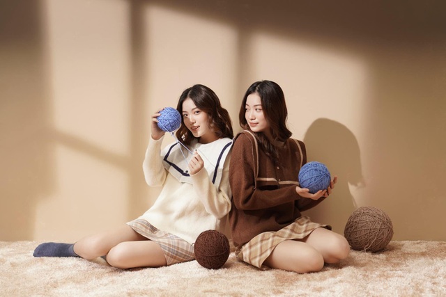 Cặp đôi song sinh có gu thời trang chất lừ đang sốt trên mạng xã hội - 7 Cặp đôi song sinh có gu thời trang chất lừ đang sốt trên mạng xã hội - 7