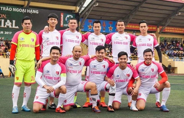 Việt Anh và CLB bóng đá V