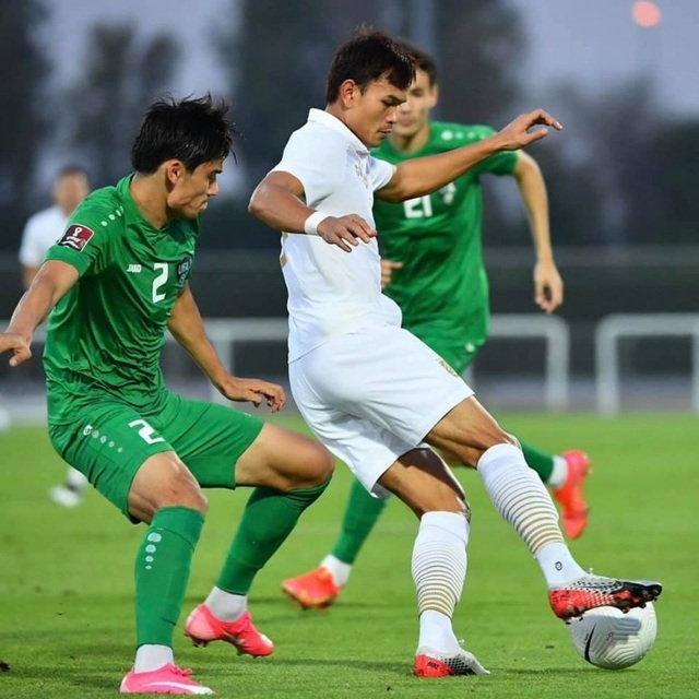Đội tuyển Thái Lan thua choáng váng trên đất UAE - 1