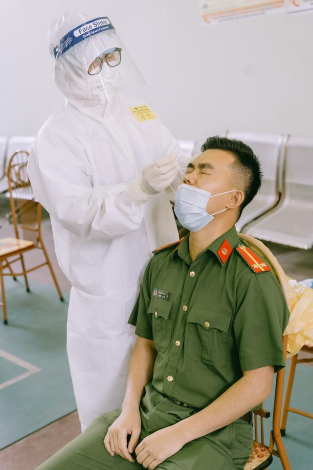 Những chiến binh rượt đuổi Covid-19 giữa tâm dịch Bắc Giang - 2