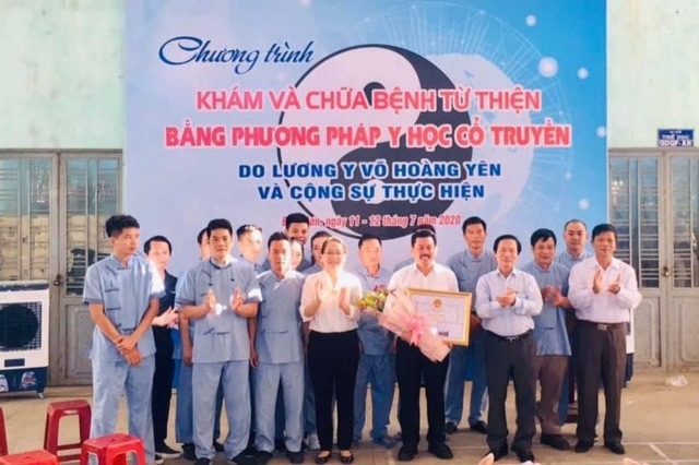 Thần y Võ Hoàng Yên nộp lại bằng khen cho tỉnh Quảng Ngãi - 1