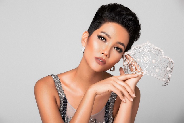 Thời ngố tàu của những mỹ nhân quyến rũ làm rạng danh nhan sắc Việt - 14 Thời ngố tàu của những mỹ nhân quyến rũ làm rạng danh nhan sắc Việt - 14