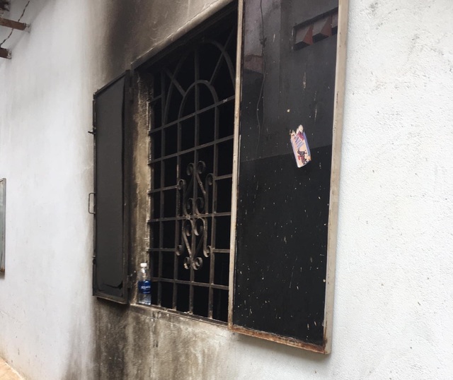 Vợ chồng mắc kẹt trong căn nhà cháy: Có đối tượng khóa cửa, tạt xăng - 2
