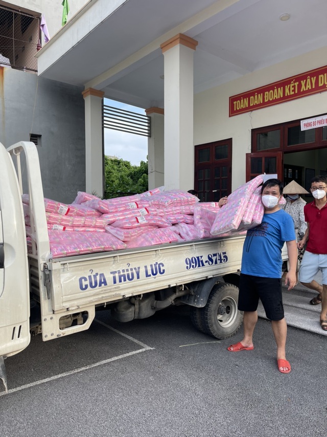 Tình nguyện viên trong tâm dịch: Người ta gọi chúng tôi… ăn no rửng mỡ - 5 Tình nguyện viên trong tâm dịch: Người ta gọi chúng tôi… ăn no rửng mỡ - 5