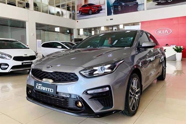 Kia Cerato giảm giá hơn 40 triệu đồng: sedan cỡ C rẻ ngang xe hạng B - 1