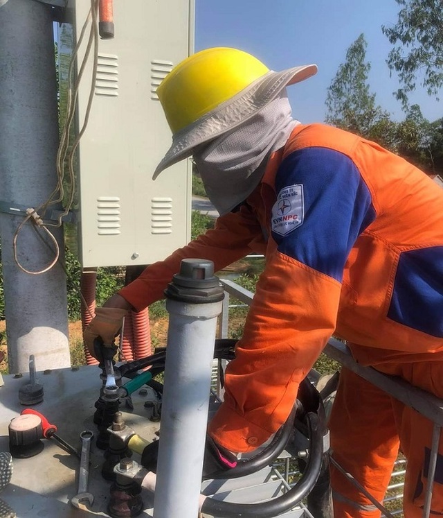 Tiêu thụ điện tại miền Bắc tăng kỷ lục, EVNNPC tiết giảm điện tự dùng tại công sở làm việc - 1 Tiêu thụ điện tại miền Bắc tăng kỷ lục, EVNNPC tiết giảm điện tự dùng tại công sở làm việc - 1