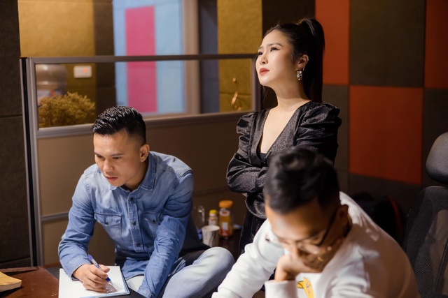 Sự thật tin đồn Hương Tràm sang Mỹ sinh con bất ngờ được bạn thân nhắc đến - 5 Sự thật tin đồn Hương Tràm sang Mỹ sinh con bất ngờ được bạn thân nhắc đến - 5