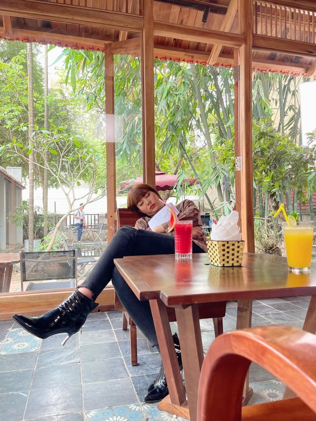 Thanh Hương tiết lộ nỗi khổ khi phải đội tóc giả trong thời tiết nóng bức - 6 Thanh Hương tiết lộ nỗi khổ khi phải đội tóc giả trong thời tiết nóng bức - 6