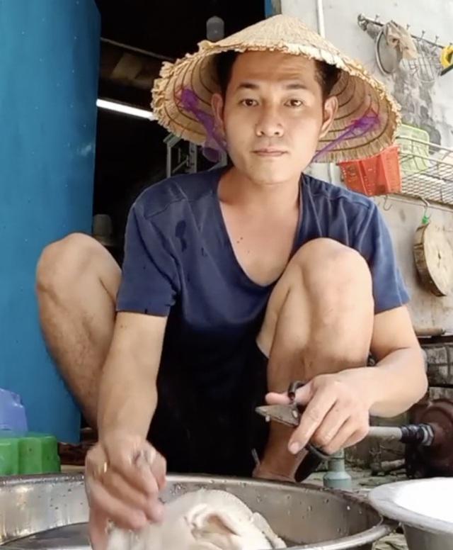 Diễn viên Trường Khanh: Làm vịt, bán chân gà giúp tôi cầm cự qua mùa dịch - 5 Diễn viên Trường Khanh: Làm vịt, bán chân gà giúp tôi cầm cự qua mùa dịch - 5